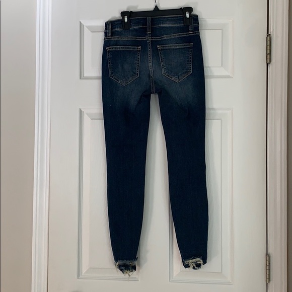 Women’s Distressed Ripped Jeans - Picture 2 of 2